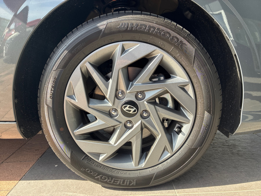 2025 Hyundai i30 CN7.V2  Sedan Image 6