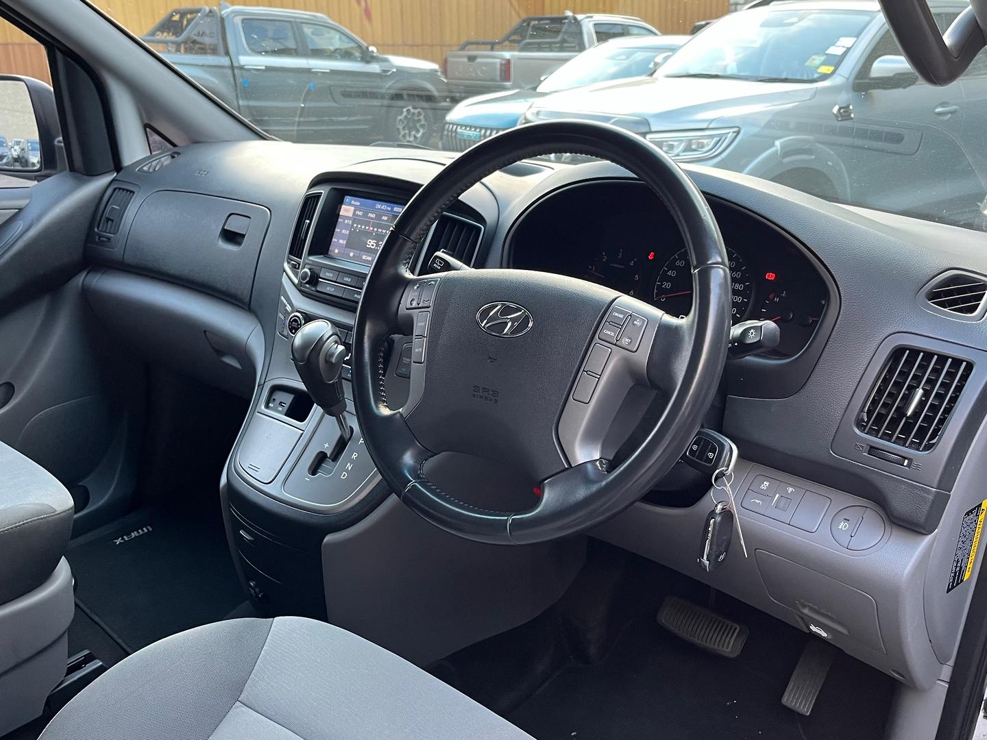 2017 MY18 Hyundai iMax TQ3-W Series II  People Mover Image 9
