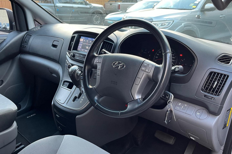 2017 MY18 Hyundai iMax TQ3-W Series II  People Mover Image 9