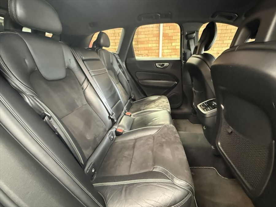 2017 MY18 Volvo XC60 UZ D5 R-Design SUV Image 12