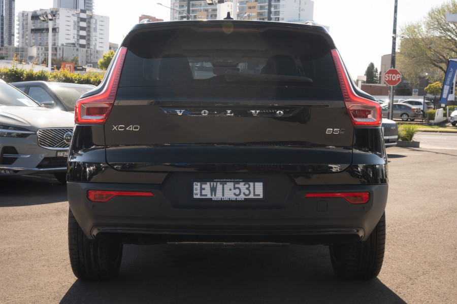 2022 MY23 Volvo XC40 XZ Ultimate B4 Dark SUV Image 5