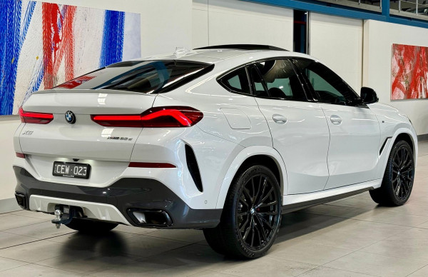 2022 BMW X6 G06 xDrive30d M Sport SUV image 5