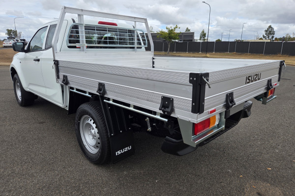 2026 Isuzu D-MAX RG SX Cab Chassis Image 5
