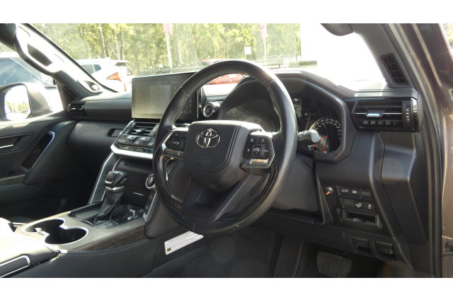 2021 Toyota LandCruiser FJA300R LC300 SAHARA 4X4 SUV Image 16