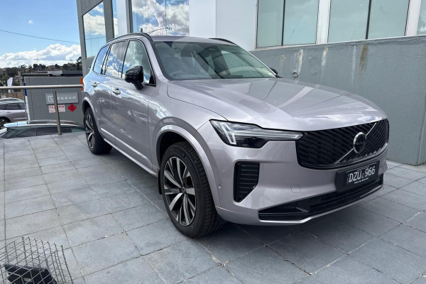 2025 Volvo XC90 L Series Ultra T8 Plug-In Hybrid SUV Image 2
