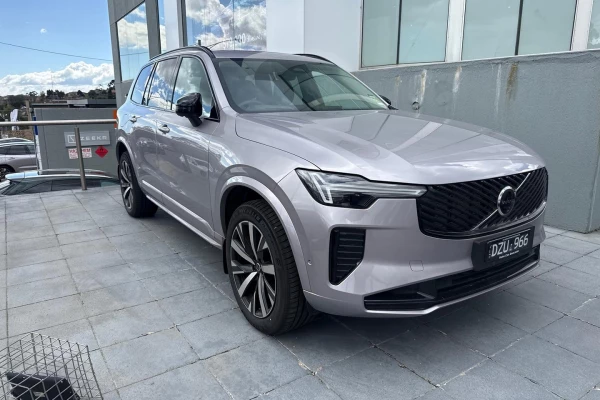 2025 Volvo XC90 L Series Ultra T8 Plug-In Hybrid SUV Image 2