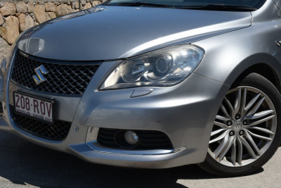 2011 Suzuki Kizashi FR MY11 Sport Sedan Image 3