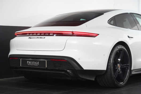 2020 Porsche Taycan Turbo S Coupe Image 20