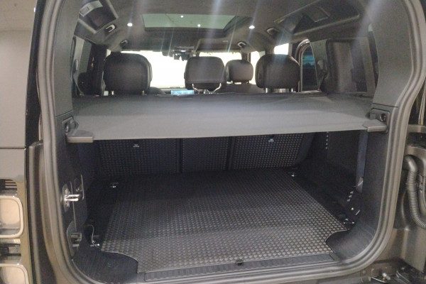 2024 MY25 Land Rover Defender L663 110 P525 V8 SUV