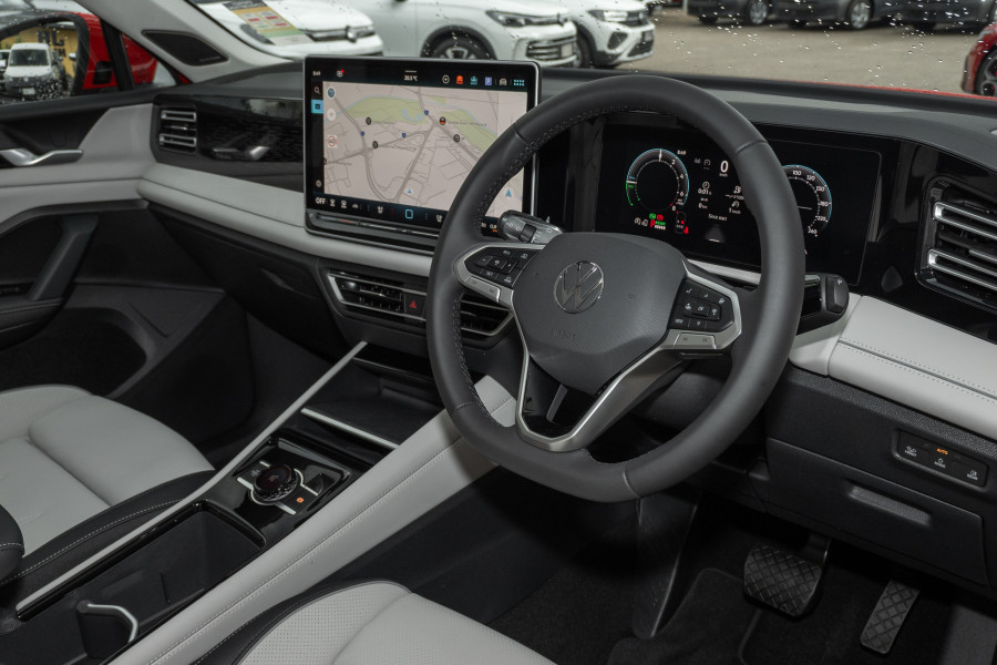 2026 Volkswagen Tiguan 150TSI eHybrid Elegance SUV Image 6