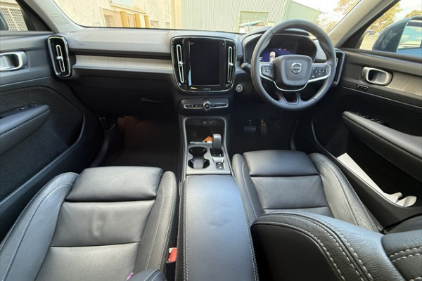2023 Volvo XC40 XZ Plus B4 SUV Image 12