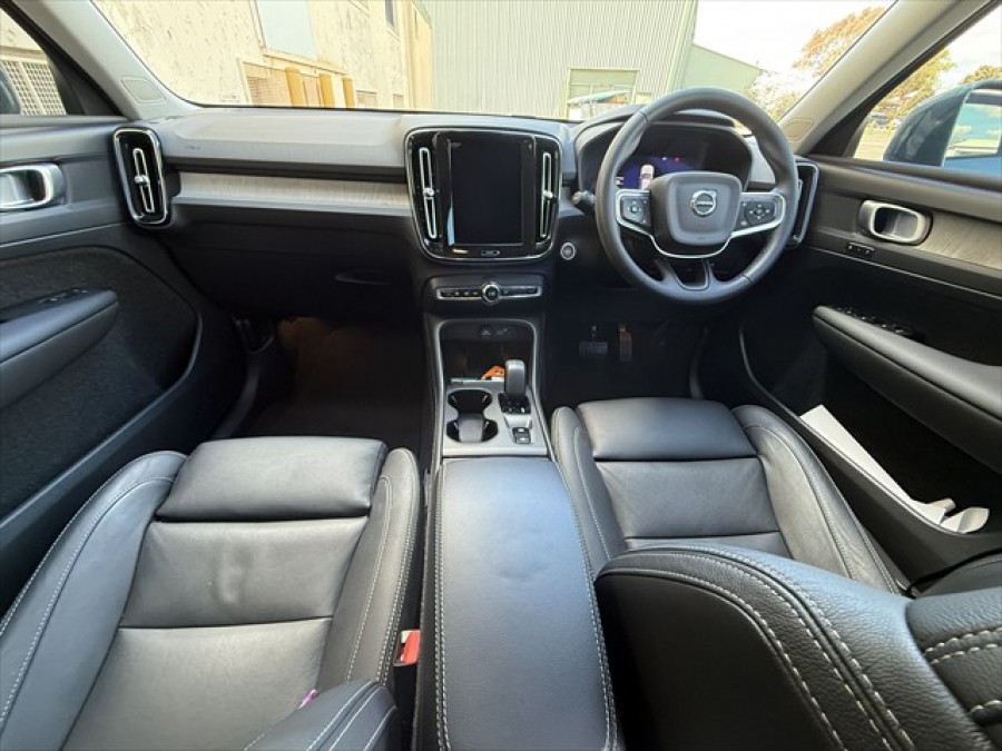 2023 Volvo XC40 XZ Plus B4 SUV Image 12