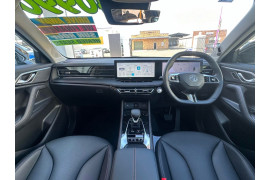 2024 MY24.5 MG HS AS33 Essence SUV