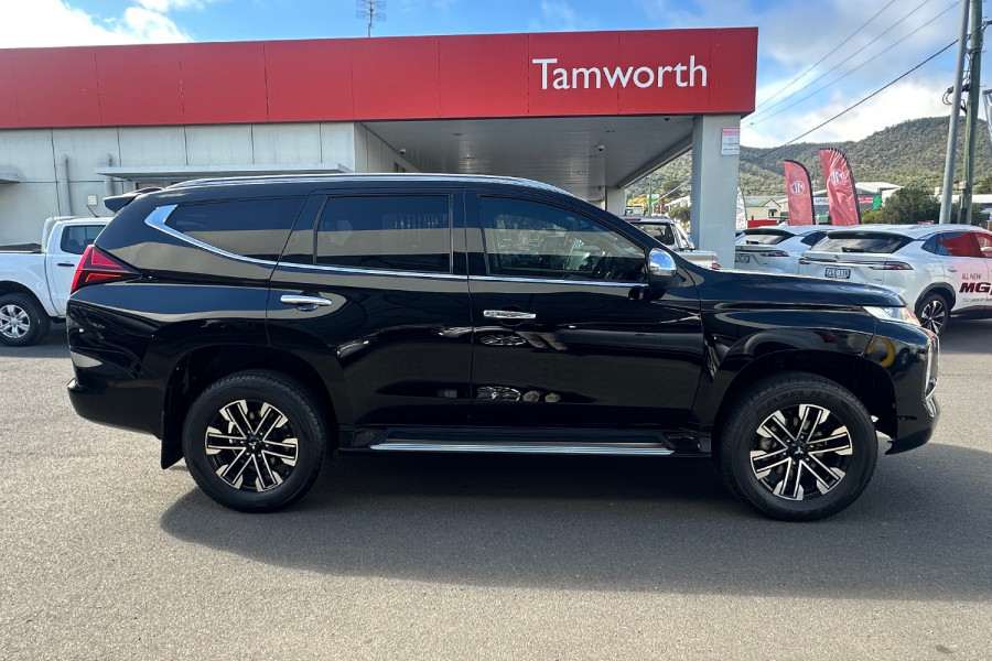 2020 Mitsubishi Pajero Sport QE GLS SUV Image 8
