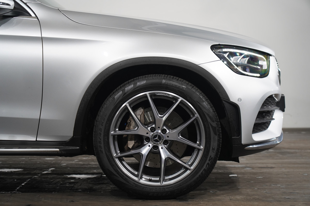 2020 Mercedes-Benz Glc 200 SUV Image 5