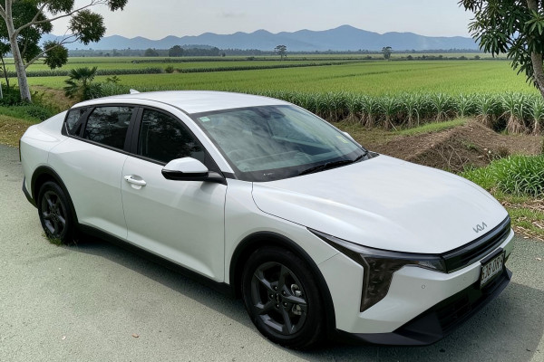 2025 Kia K4 CL4m S Sedan Image 1