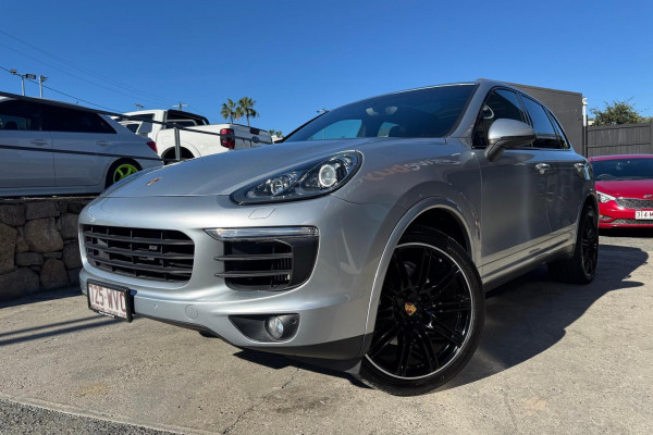 2016 MY17 Porsche Cayenne 92A Platinum Edition SUV Image 2