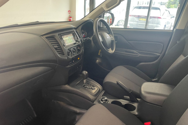 2019 Mitsubishi Triton MR GLX Cab Chassis Image 5