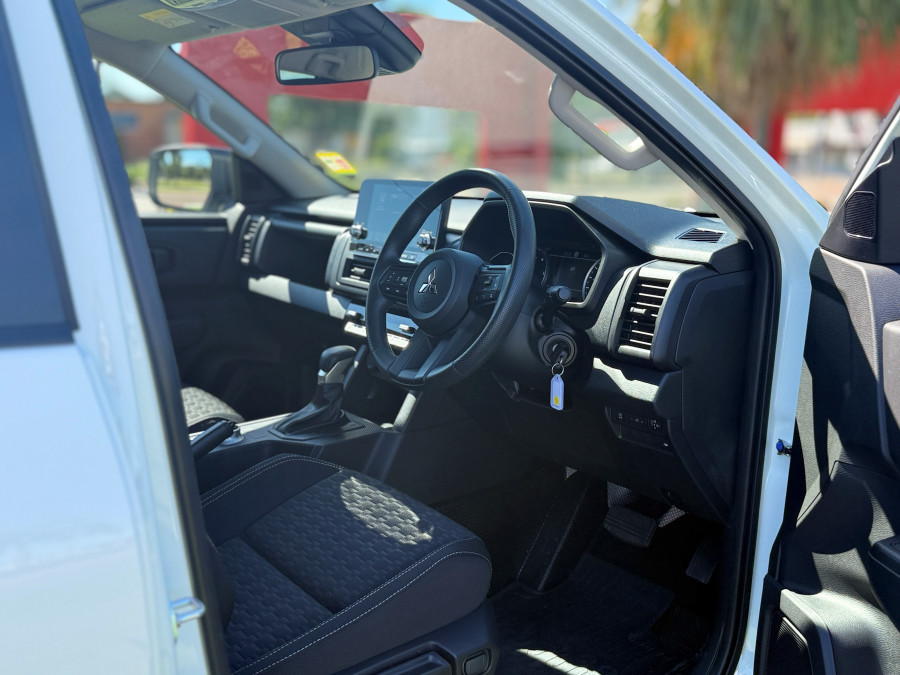 2026 Mitsubishi Triton MV GLX+ Ute Image 9