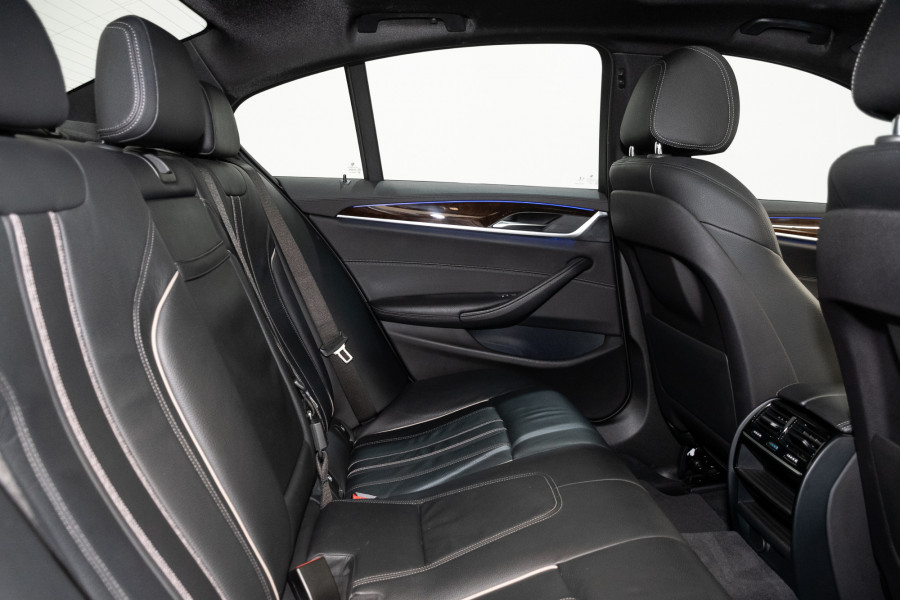 2019 BMW 5 Series 20i M Sport Sedan Image 3