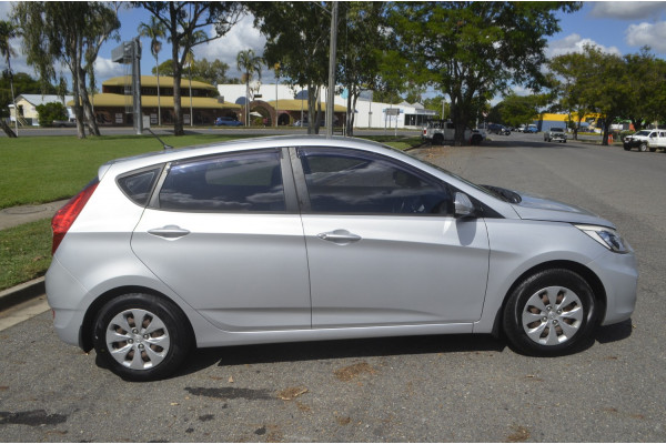 2015 MY16 Hyundai Accent RB Active Hatch Image 3