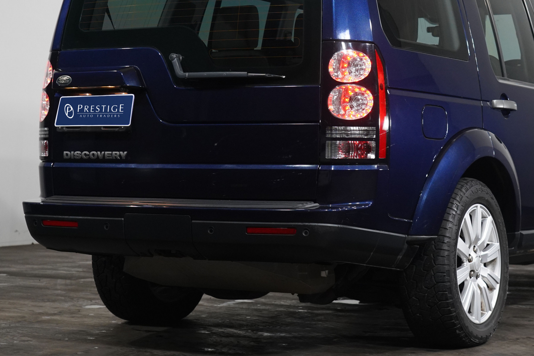 2015 Land Rover Discovery 3.0 Tdv6 SUV Image 8
