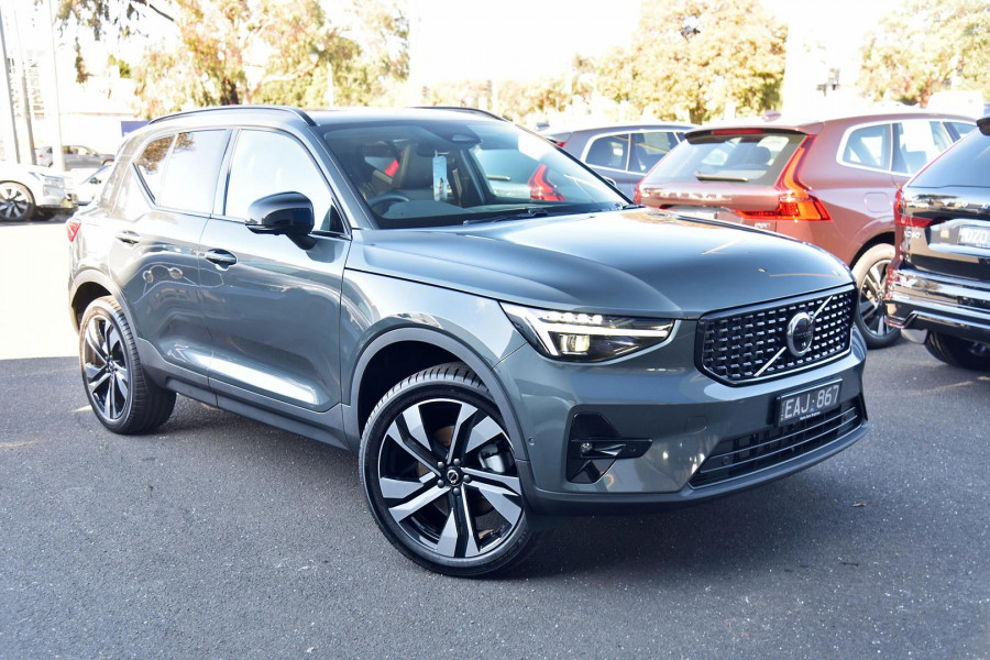 2026 Volvo XC40 XZ Ultra B4 Dark SUV Image 1