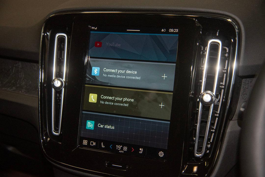 2024 Volvo C40  Recharge SUV Image 16