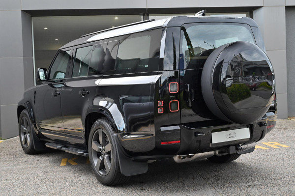 2025 MY26 Land Rover Defender L663 130 D350 X-Dynamic SE SUV image 3