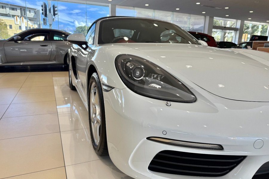 2016 MY17 Porsche 718 982  Convertible Image 21