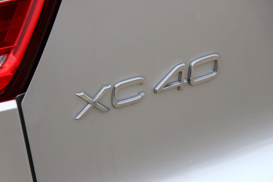 2018 Volvo Xc40 (No Series) MY19 T4 Momentum Suv Image 19