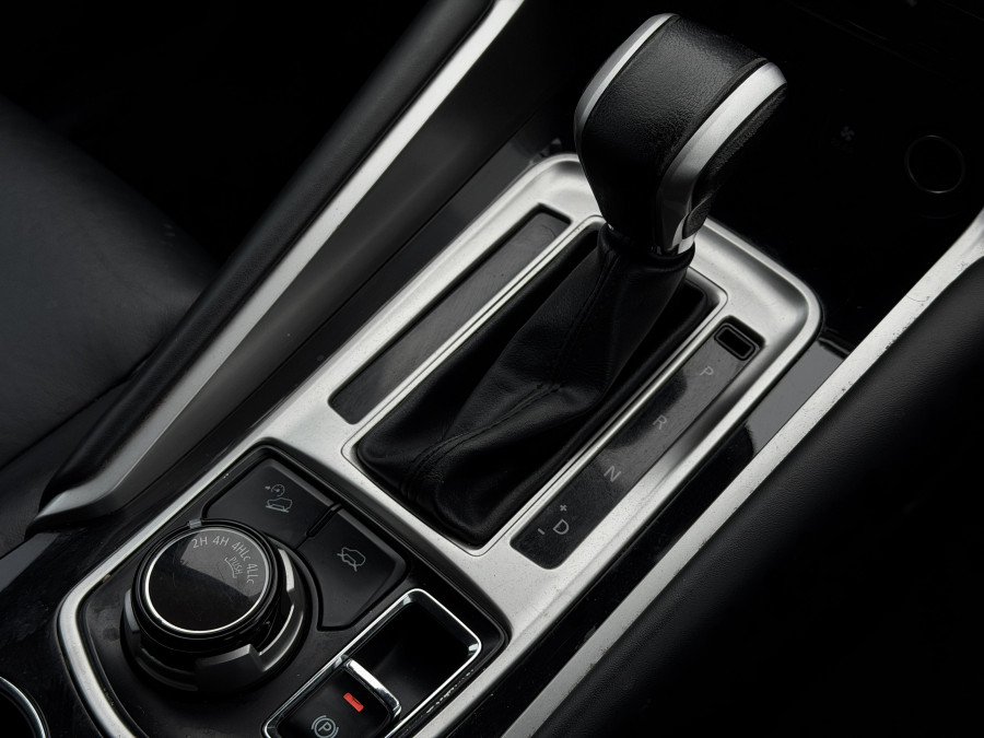 2019 Mitsubishi Pajero Sport QE Black Edition SUV Image 23