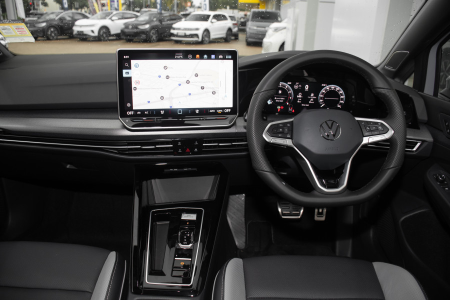 2025 Volkswagen Golf 8.5 110TSI R-Line Hatch Image 7