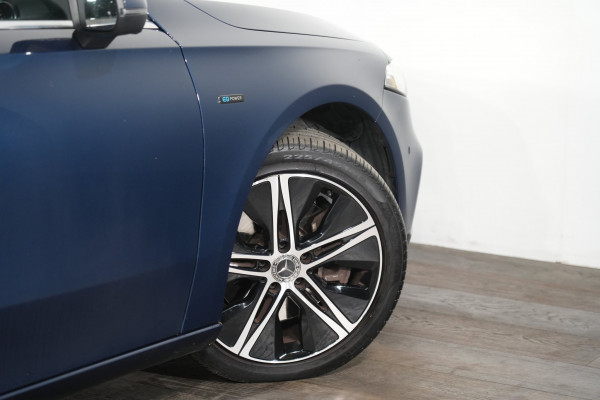 2021 Mercedes-Benz A-Class A250e Hatch image 10