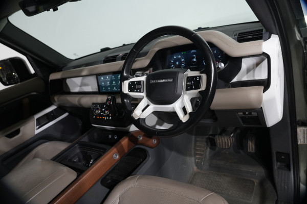 2021 Land Rover Defender L663 110 D300 SE SUV Image 11