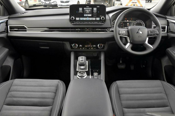 2023 MY24 Mitsubishi Outlander ZM Black Edition SUV