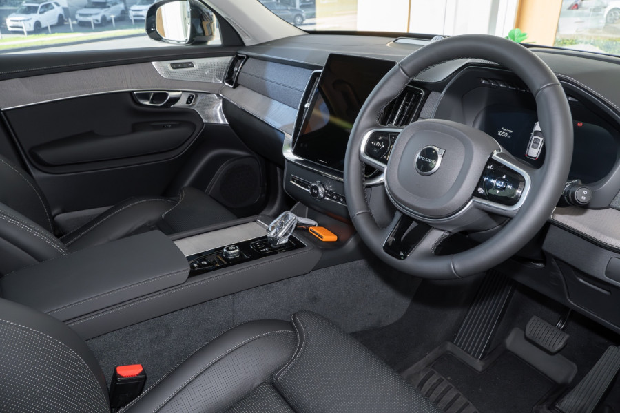 2026 Volvo XC90 L Series Ultra B5 Dark SUV