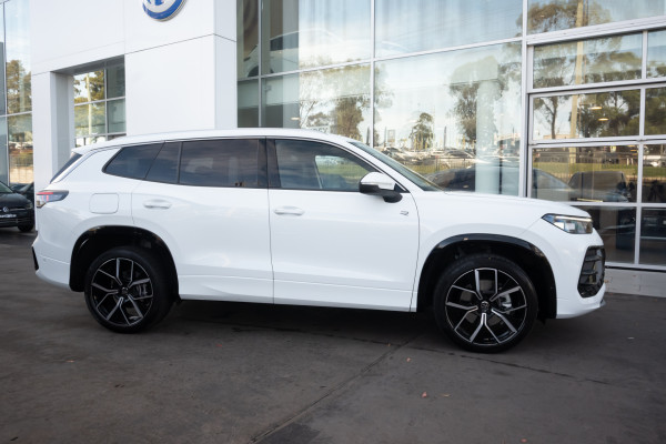 2025 Volkswagen Tayron R4 195TSI R-Line SUV Image 3