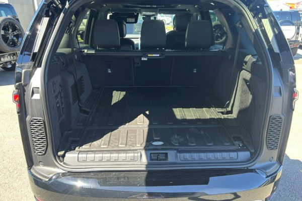 2026 Land Rover Discovery Series 5 D350 Gemini SUV Image 17
