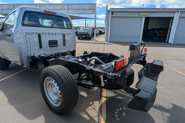 2025 MY24 Isuzu D-MAX RG SX High Ride Cab Chassis Image 5