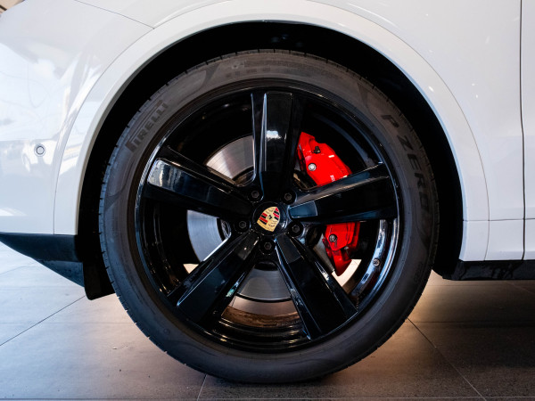 2023 MY24 Porsche Cayenne S SUV image 10