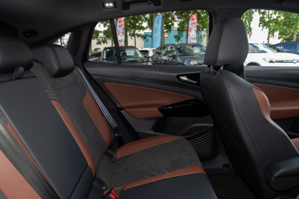 2025 Volkswagen ID. 5 E2 Pro SUV Image 9