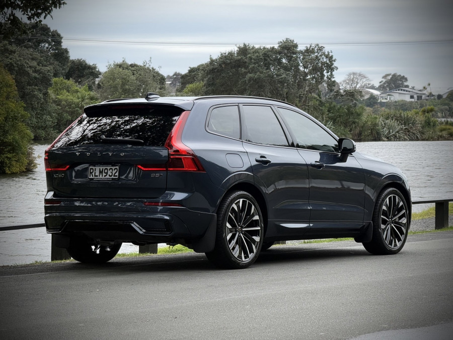 2025 Volvo XC60 UZ Ultra B5 Dark SUV Image 7