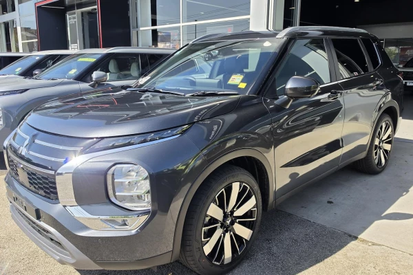 2026 MY25 Mitsubishi Outlander ZM Aspire SUV Image 3