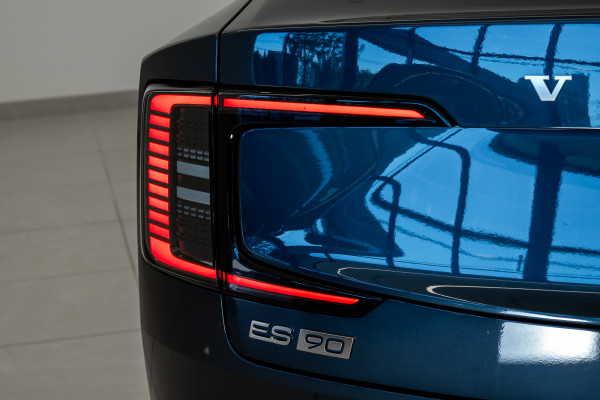 2025 MY26 Volvo ES90  Plus Single Motor Sedan Image 7