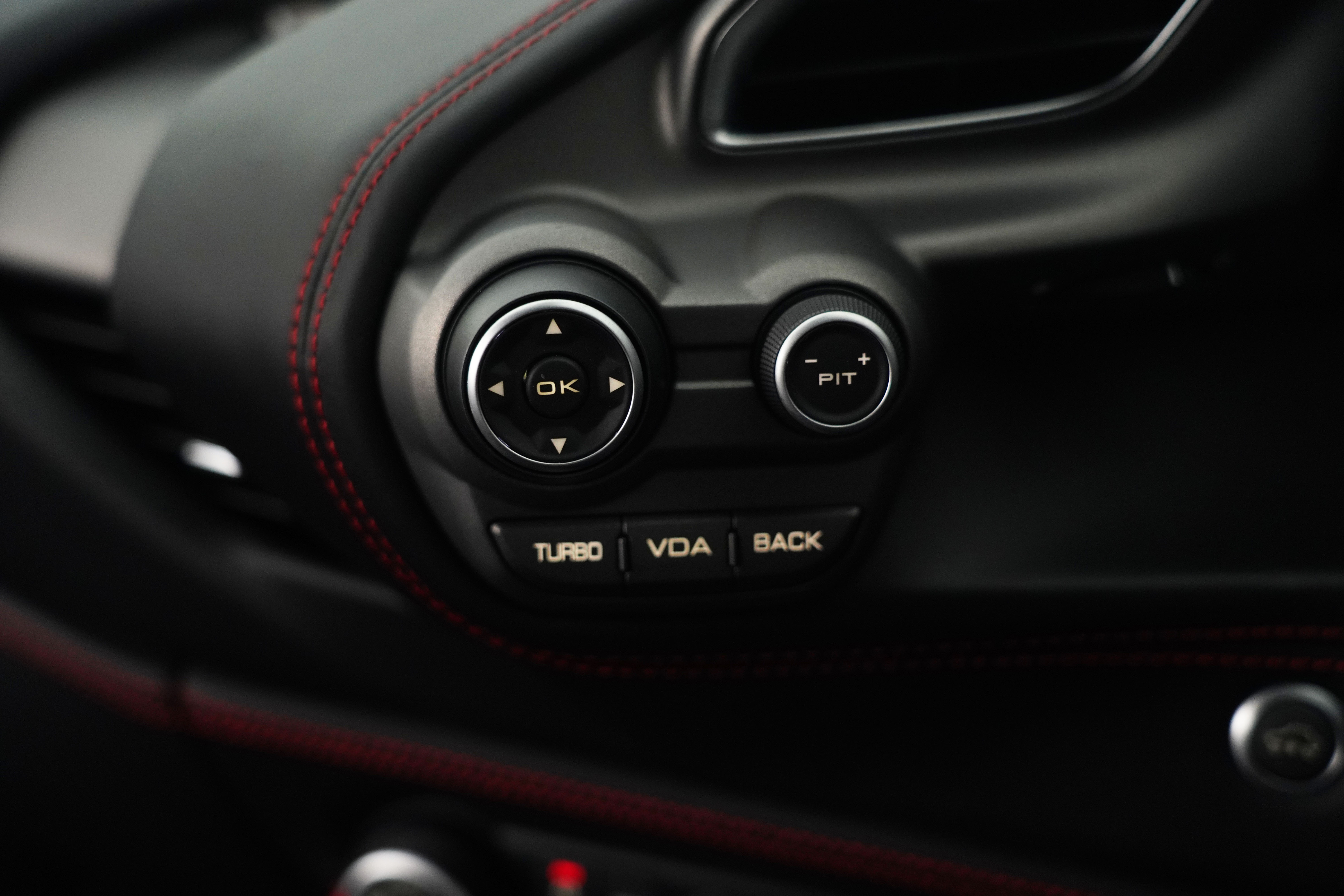2017 Ferrari 488 Gtb Coupe Image 40