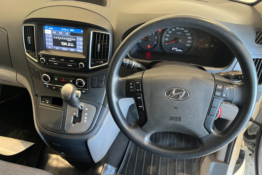 2017 Hyundai iLoad TQ3-V Series II  Van Image 7