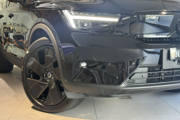 2025 Volvo EX40 No Series Black Edition SUV Image 2