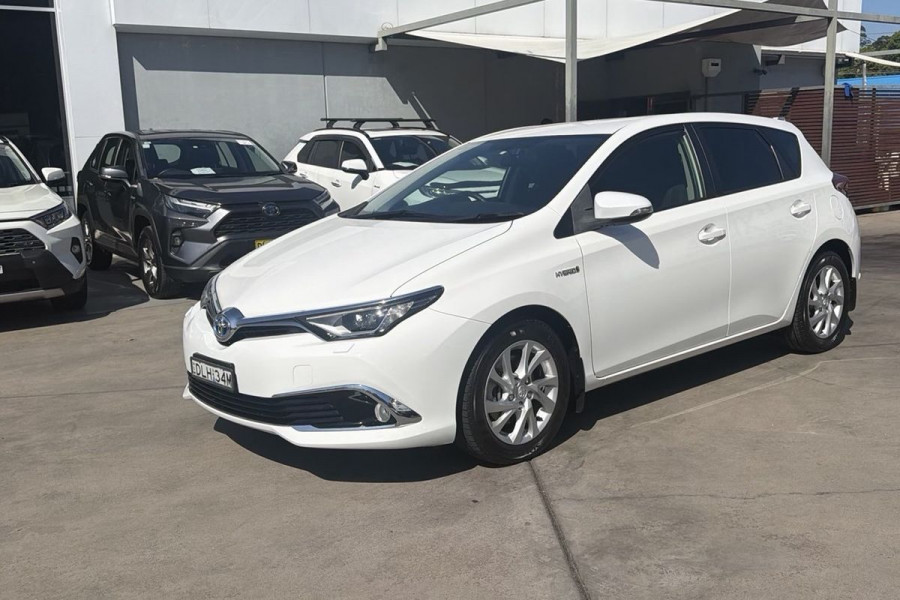 2017 Toyota Corolla ZWE186R Hybrid Hatch Image 7