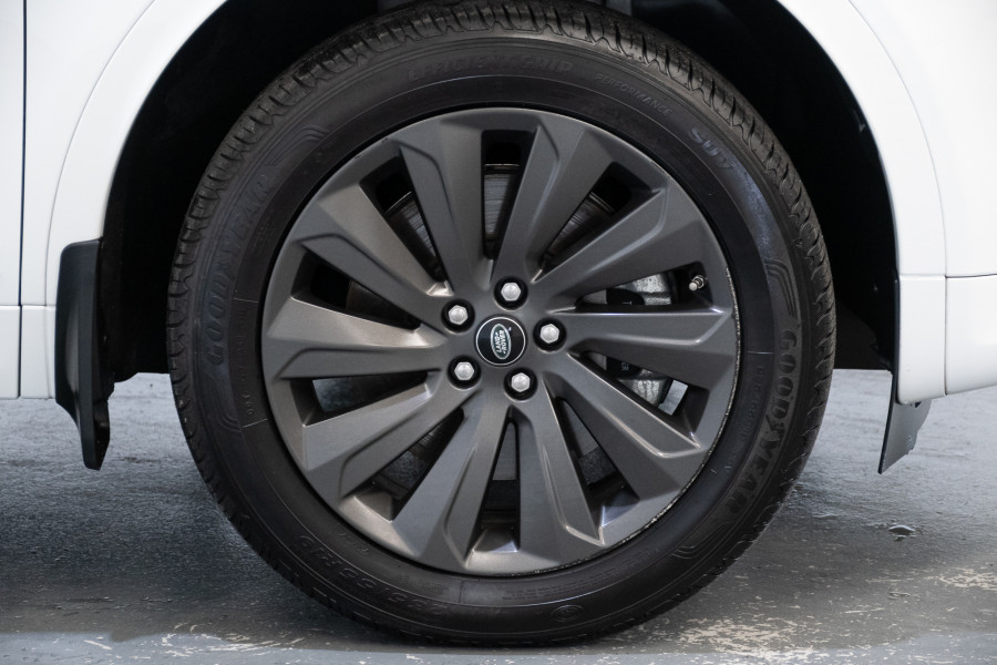 2020 Land Rover Discovery Sport SE SUV Image 6